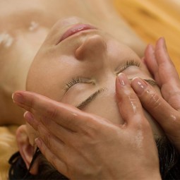 Massage relaxant visage