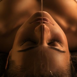 Massage Crânien Indien Shiroshampi