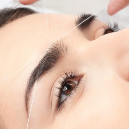 Visage entier au fil